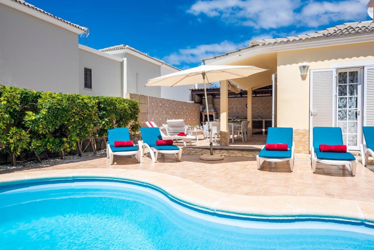 אדחה Beautiful Villa Anna With Heated Pool מראה חיצוני תמונה