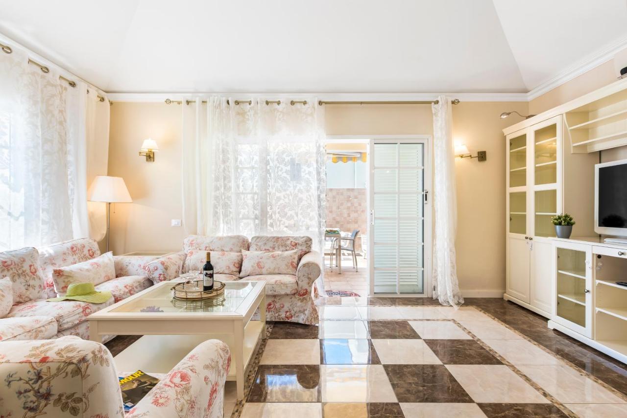 אדחה Beautiful Villa Anna With Heated Pool מראה חיצוני תמונה