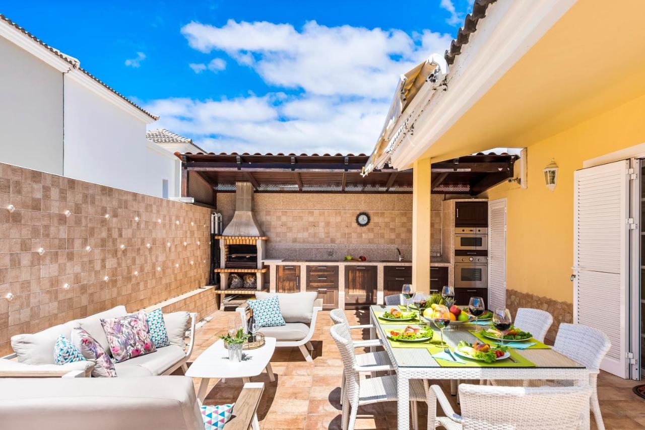 אדחה Beautiful Villa Anna With Heated Pool מראה חיצוני תמונה