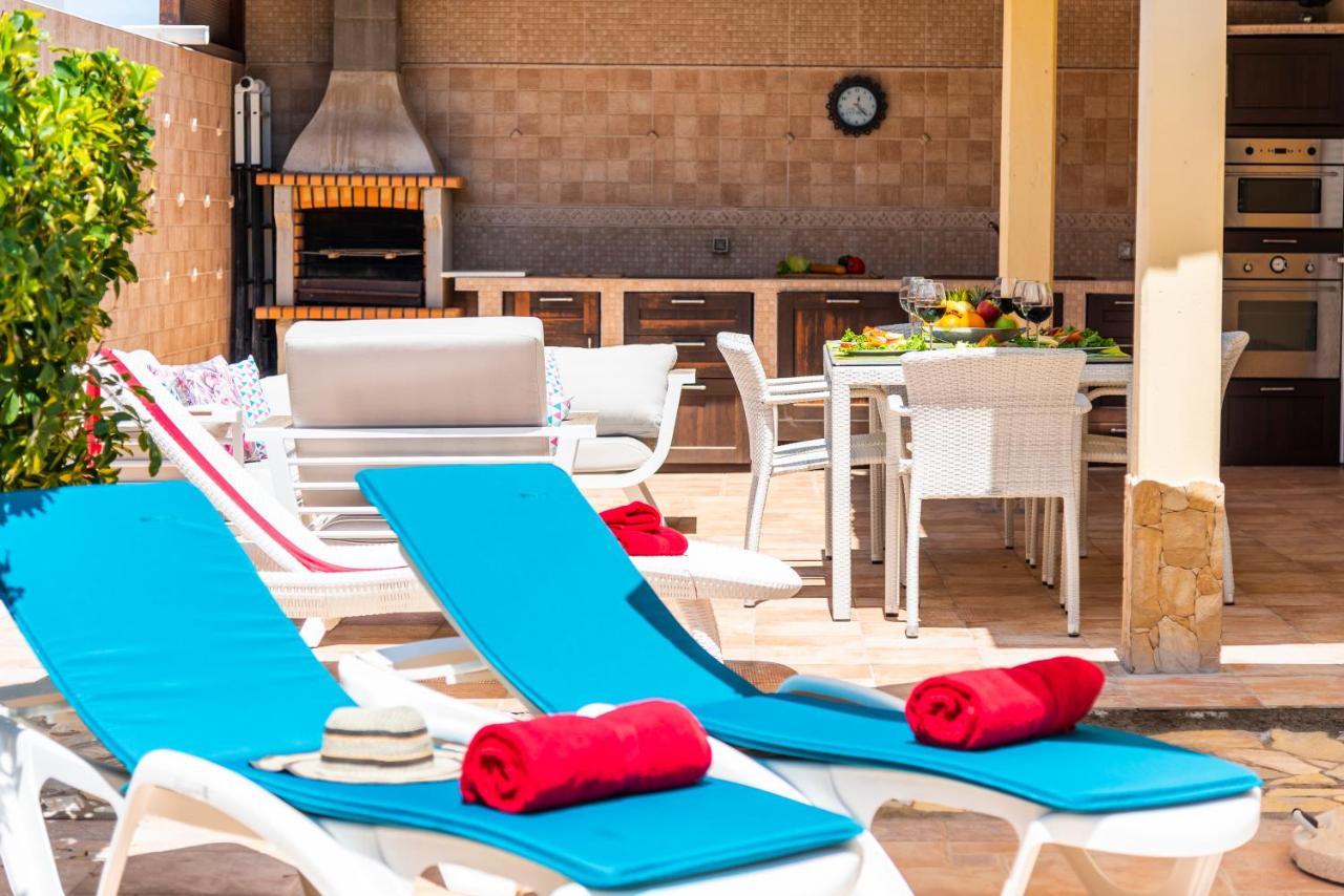 אדחה Beautiful Villa Anna With Heated Pool מראה חיצוני תמונה