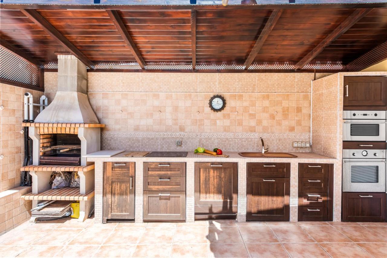 אדחה Beautiful Villa Anna With Heated Pool מראה חיצוני תמונה